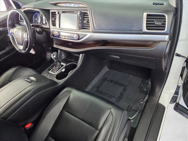 Used 2019 Toyota Highlander XLE image 21