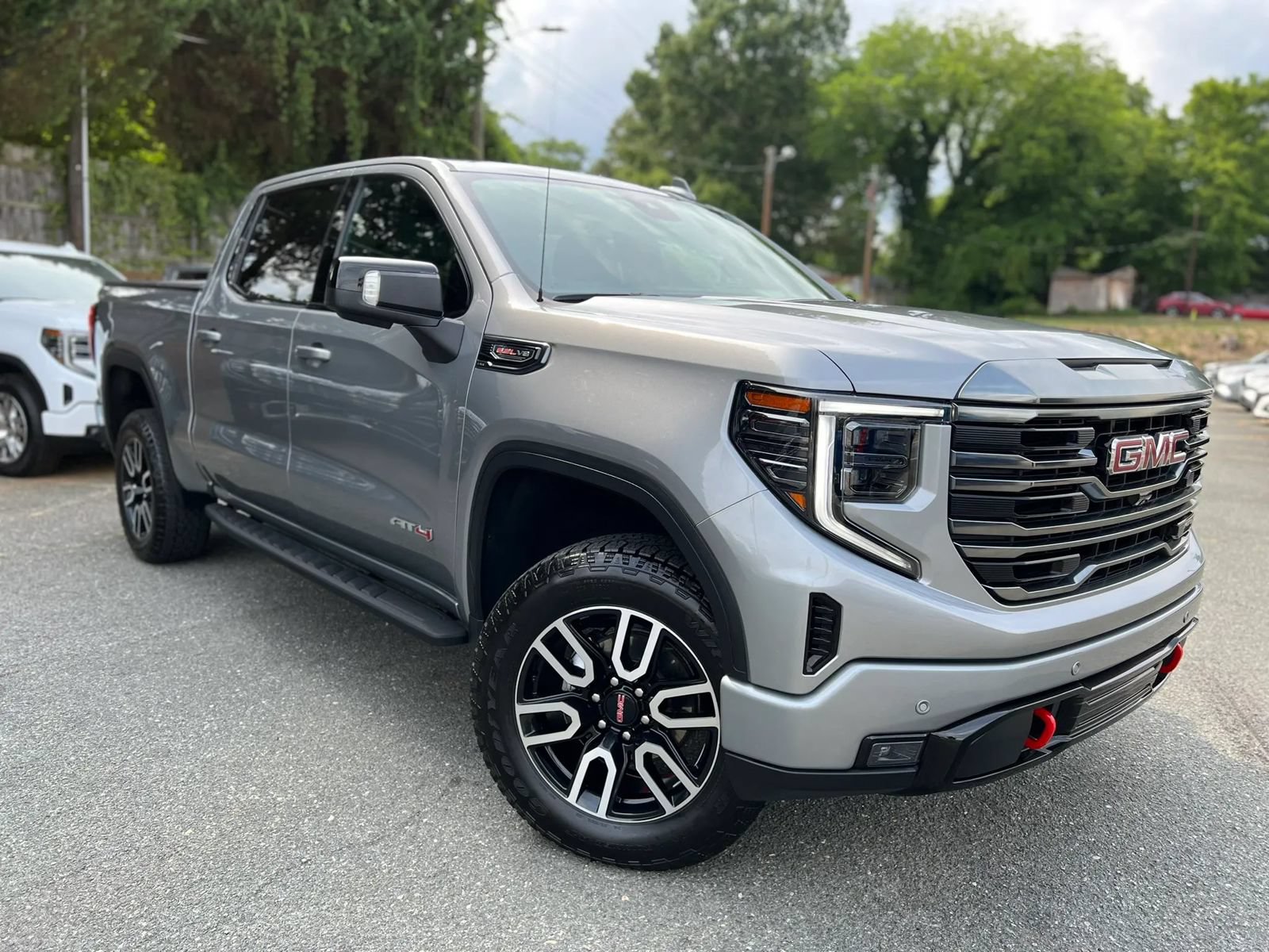 Used 2024 GMC Sierra 1500 AT4 w/ AT4 Premium Package AWD/4WD image 18