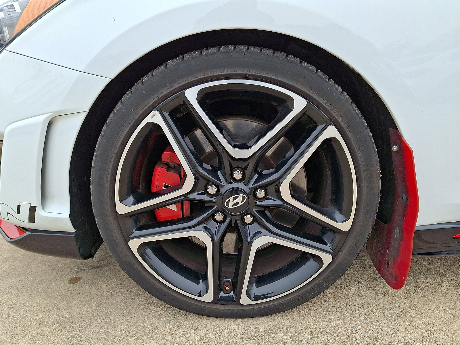 Used 2019 Hyundai Veloster N N w/ Performance Package image 28