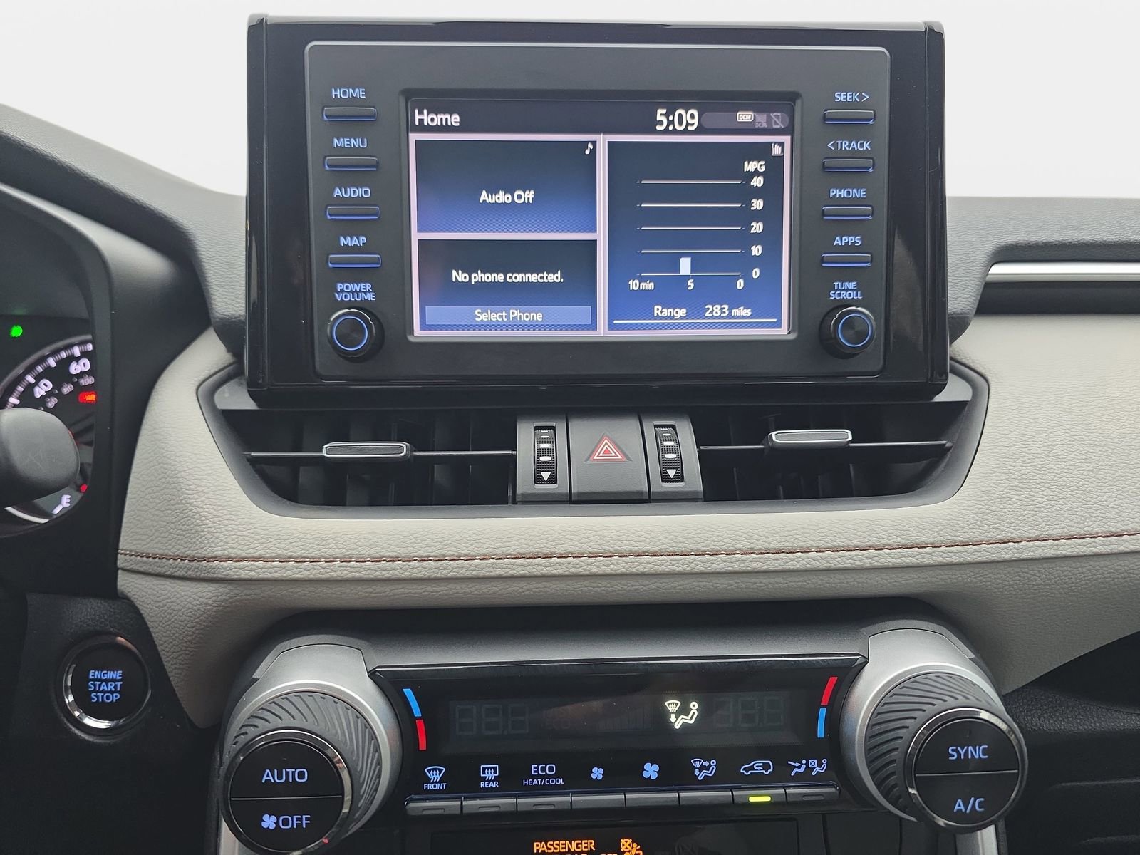 Used 2019 Toyota RAV4 XLE Premium image 20