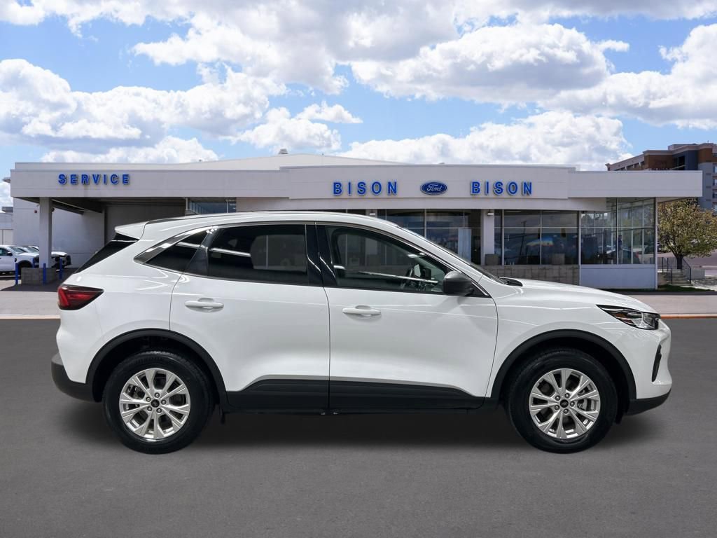 Certified 2024 Ford Escape Active AWD/4WD image 2