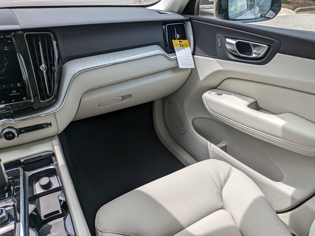 New 2025 Volvo XC60 T8 Plus w/ Protection Package Premier AWD/4WD image 16