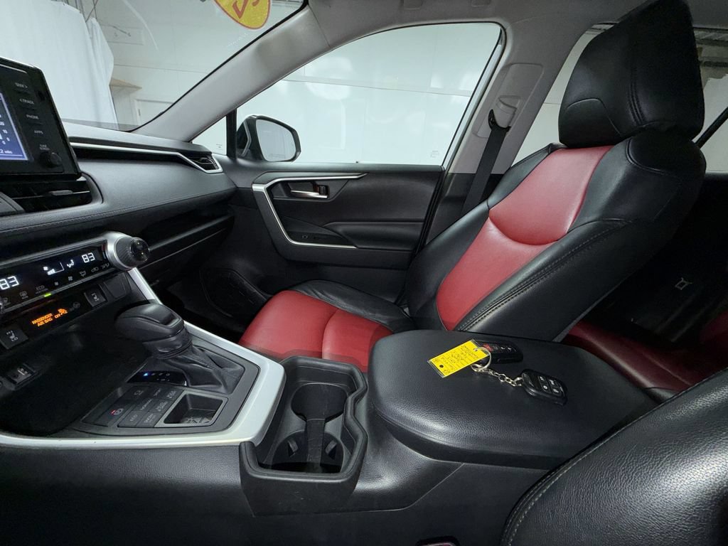 Used 2019 Toyota RAV4 XLE AWD/4WD image 10
