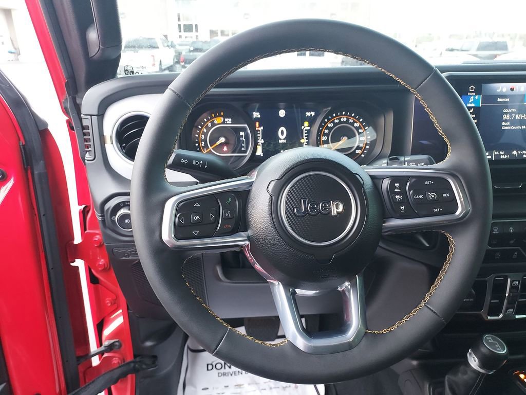 Used 2024 Jeep Wrangler Unlimited Sahara w/ Technology Group AWD/4WD image 20