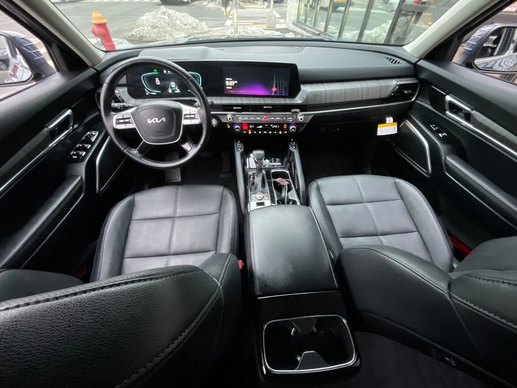 Certified 2024 Kia Telluride EX image 9