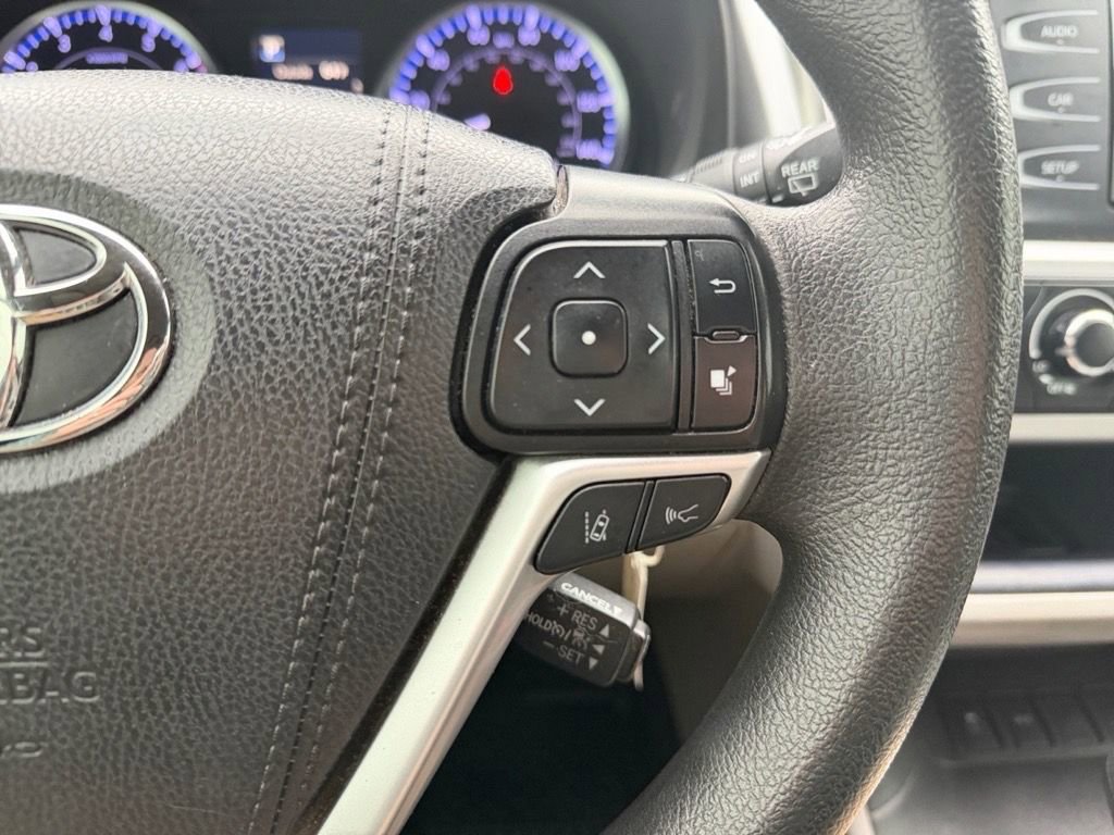 Used 2019 Toyota Highlander LE image 20