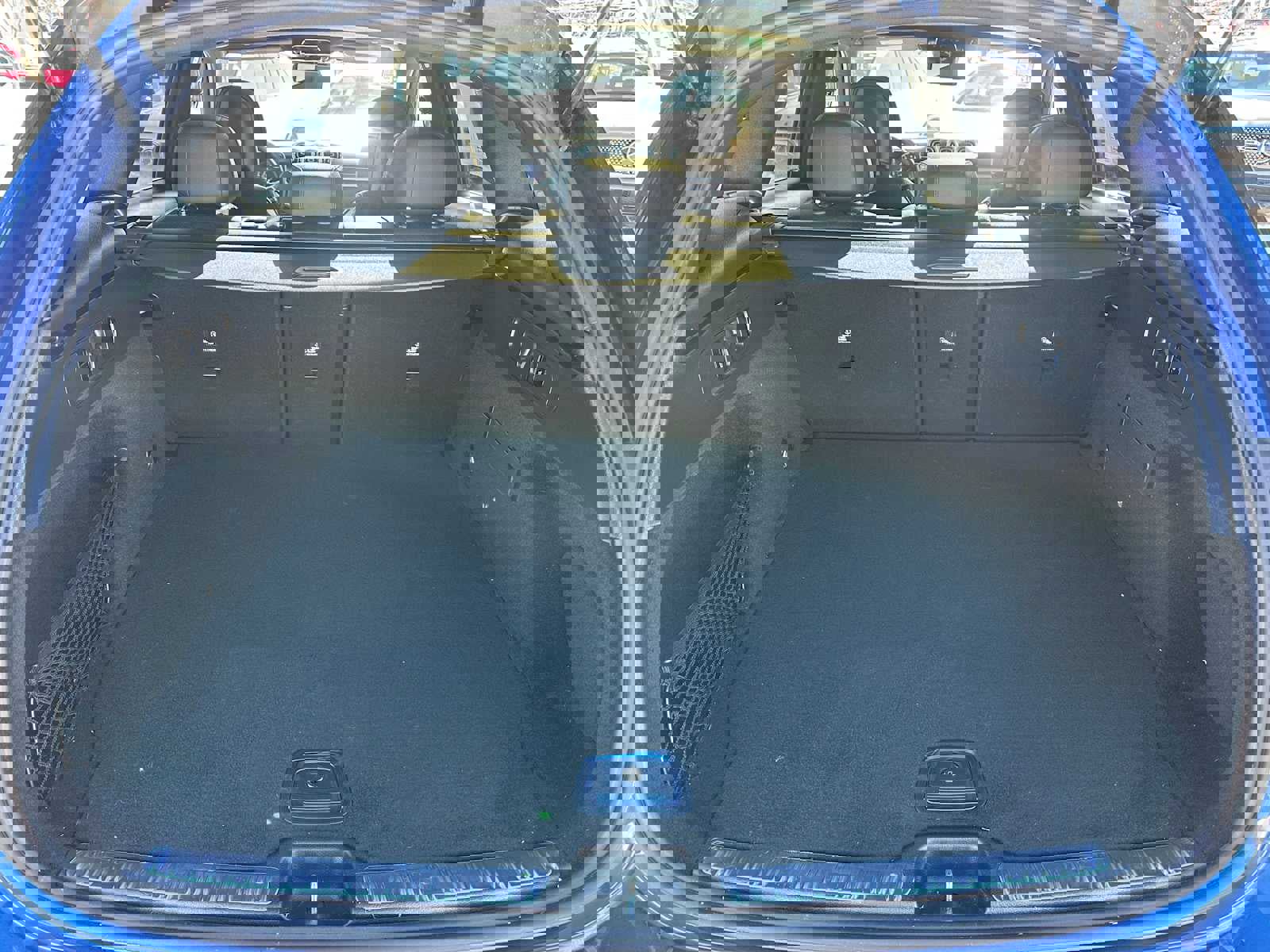 Used 2025 Mercedes-Benz GLC 300 4MATIC image 15