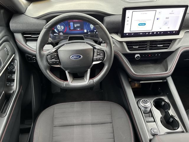 Used 2025 Ford Explorer ST-Line w/ ST-Line Street Pack AWD/4WD image 12