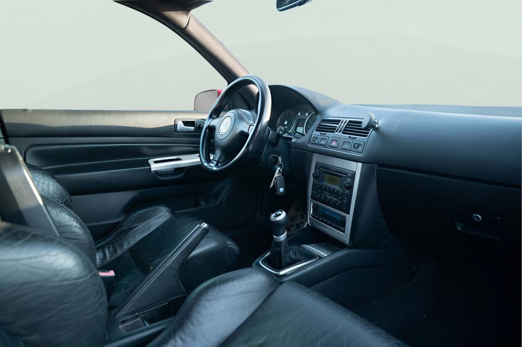 Used 2004 Volkswagen R32 image 34