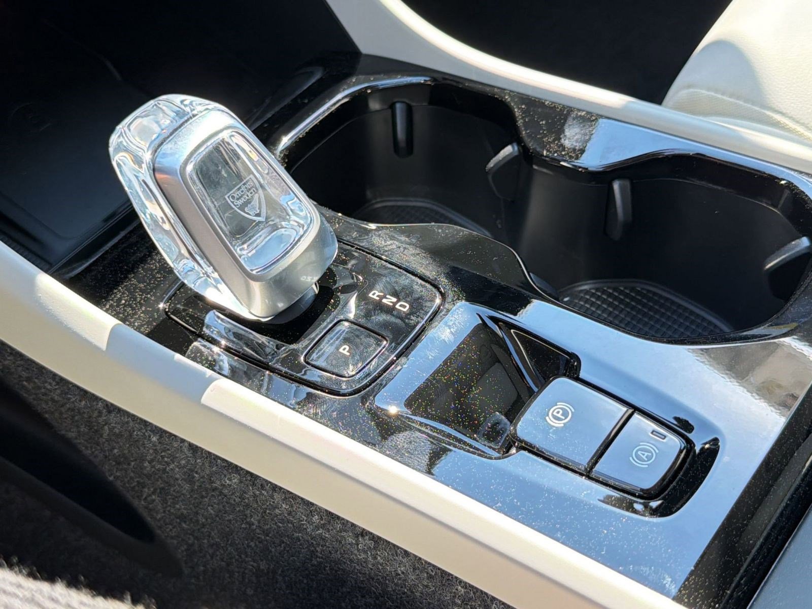 New 2026 Volvo XC40 B5 Ultra w/ Protection Package image 17