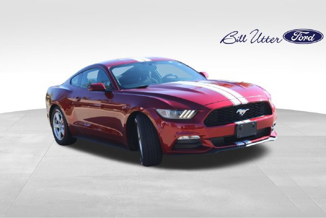 Used 2017 Ford Mustang Coupe RWD image 3