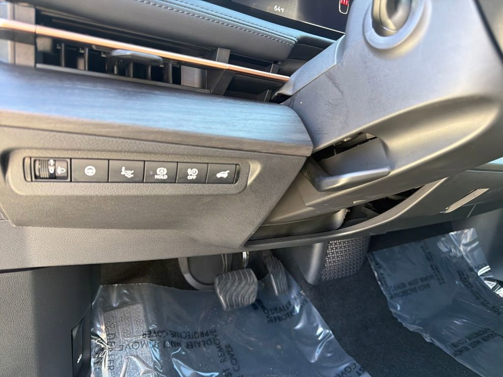 Used 2023 Nissan Ariya FWD image 21