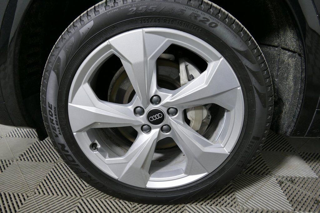 Used 2025 Audi Q5 2.0T Premium Plus w/ Premium Plus Package image 9