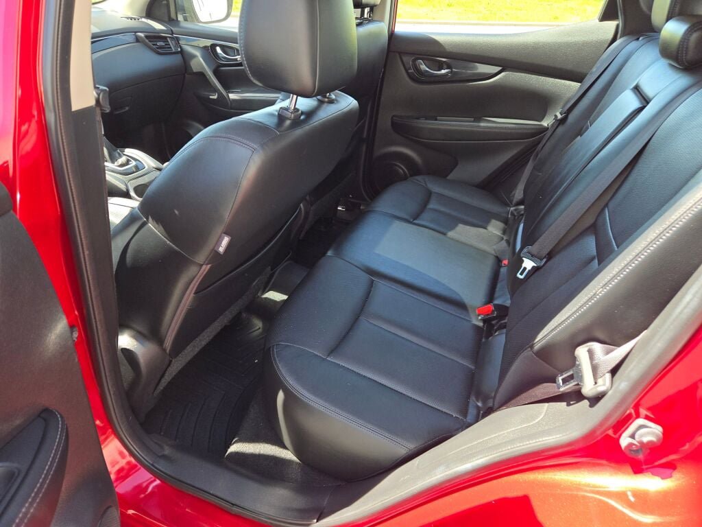 Used 2017 Nissan Rogue Sport SL w/ SL Premium Package AWD/4WD image 17