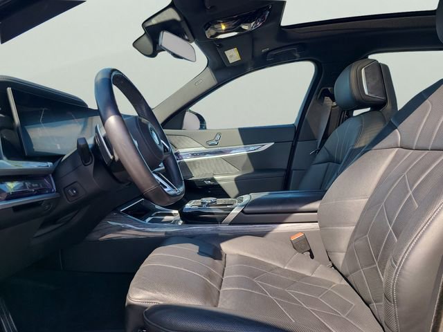 Used 2025 BMW 740i RWD image 22