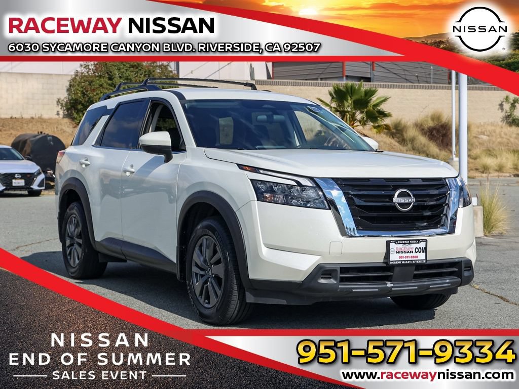Used 2024 Nissan Pathfinder SV FWD image 1
