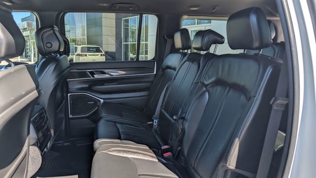 Used 2022 Jeep Wagoneer Series I AWD/4WD image 11