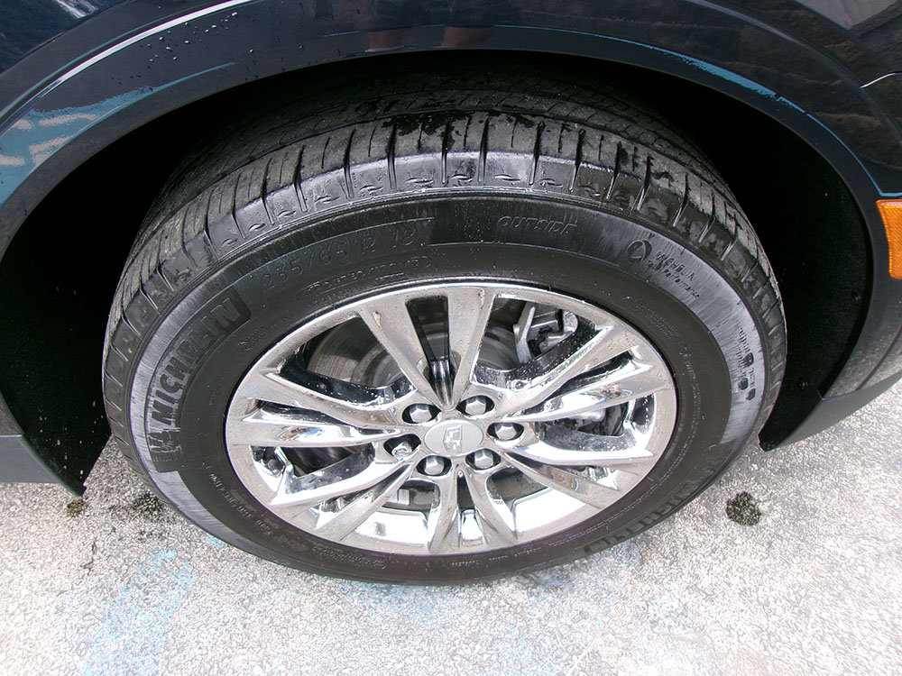 Used 2021 Cadillac XT5 Premium Luxury w/ LPO, Floor Liner Package image 9