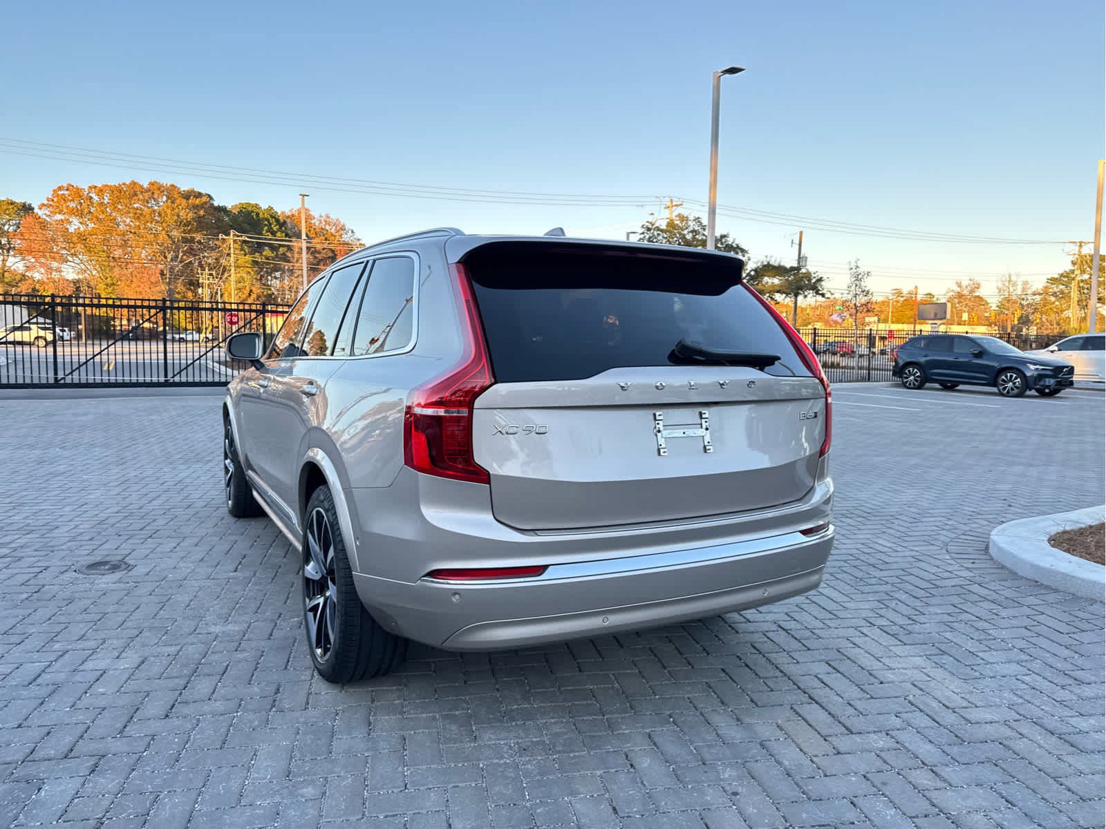 Certified 2023 Volvo XC90 B6 Plus w/ Protection Package Premier image 12