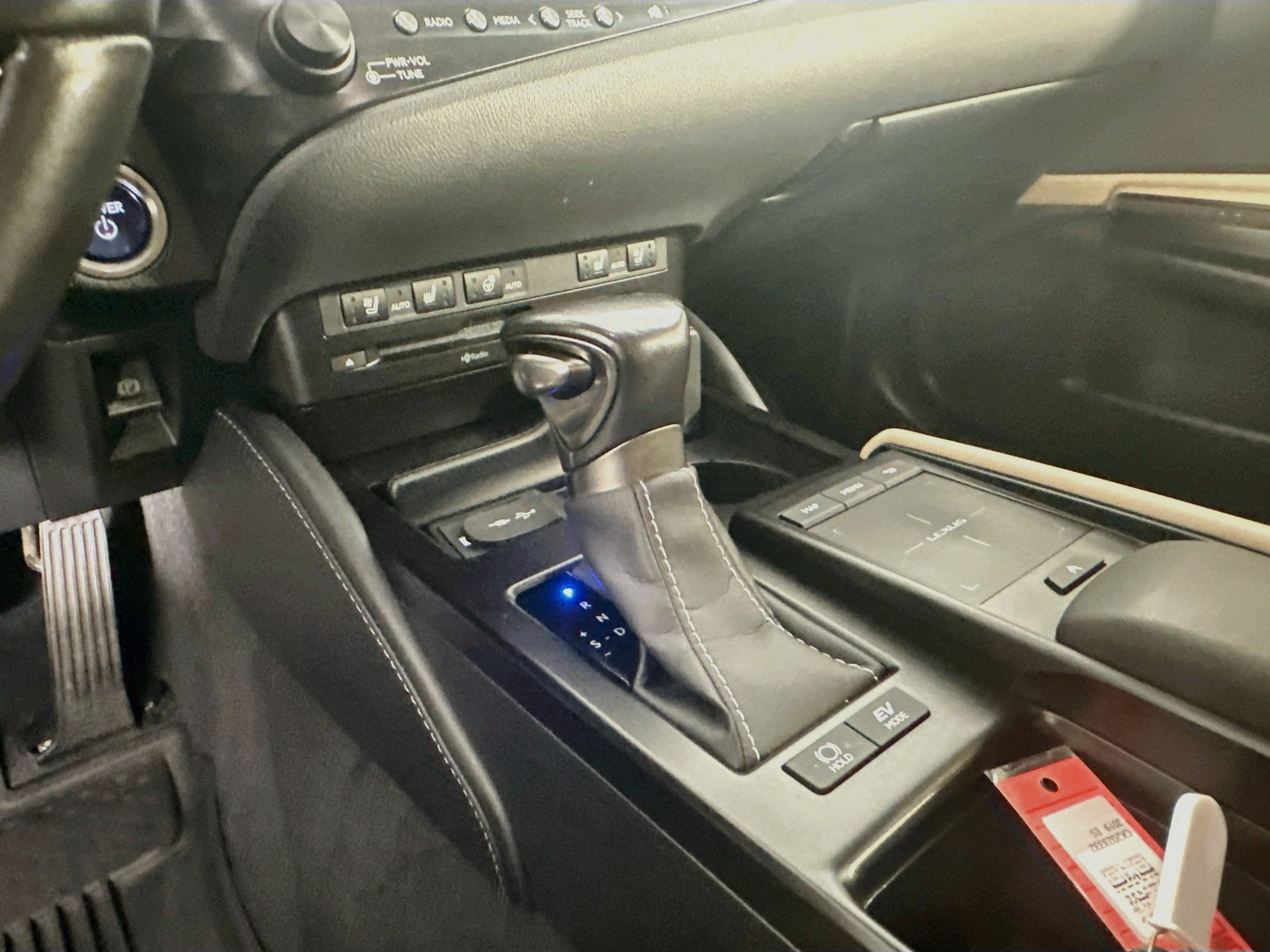 Used 2019 Lexus ES 300h w/ Premium Package FWD image 25