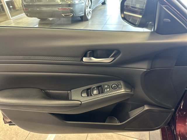 Used 2024 Nissan Altima 2.5 SV AWD/4WD image 20