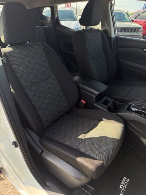 Used 2017 Nissan Rogue Sport SV FWD image 20