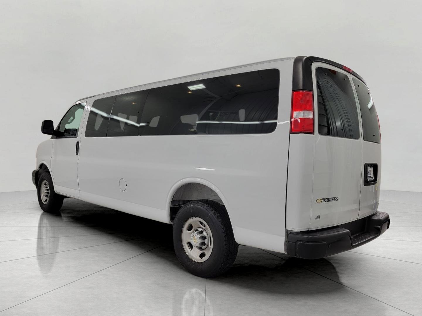 Used 2025 Chevrolet Express 3500 LS image 21