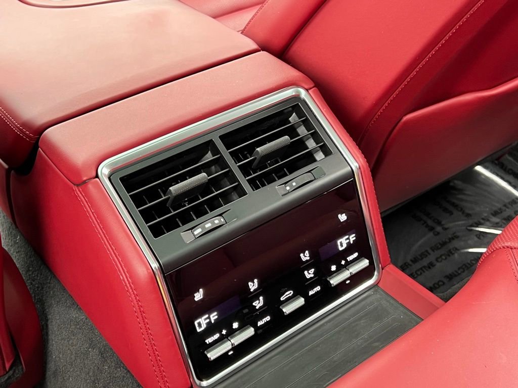 Used 2023 Porsche Panamera 4 Platinum Edition w/ Assistance Package image 19