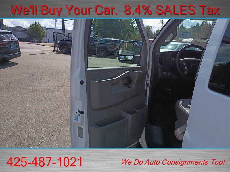 Used 2017 Chevrolet Express 3500 LT w/ LT Preferred Equipment Group RWD image 9