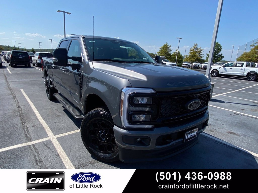 New 2026 Ford F350 Lariat w/ Black Appearance Package