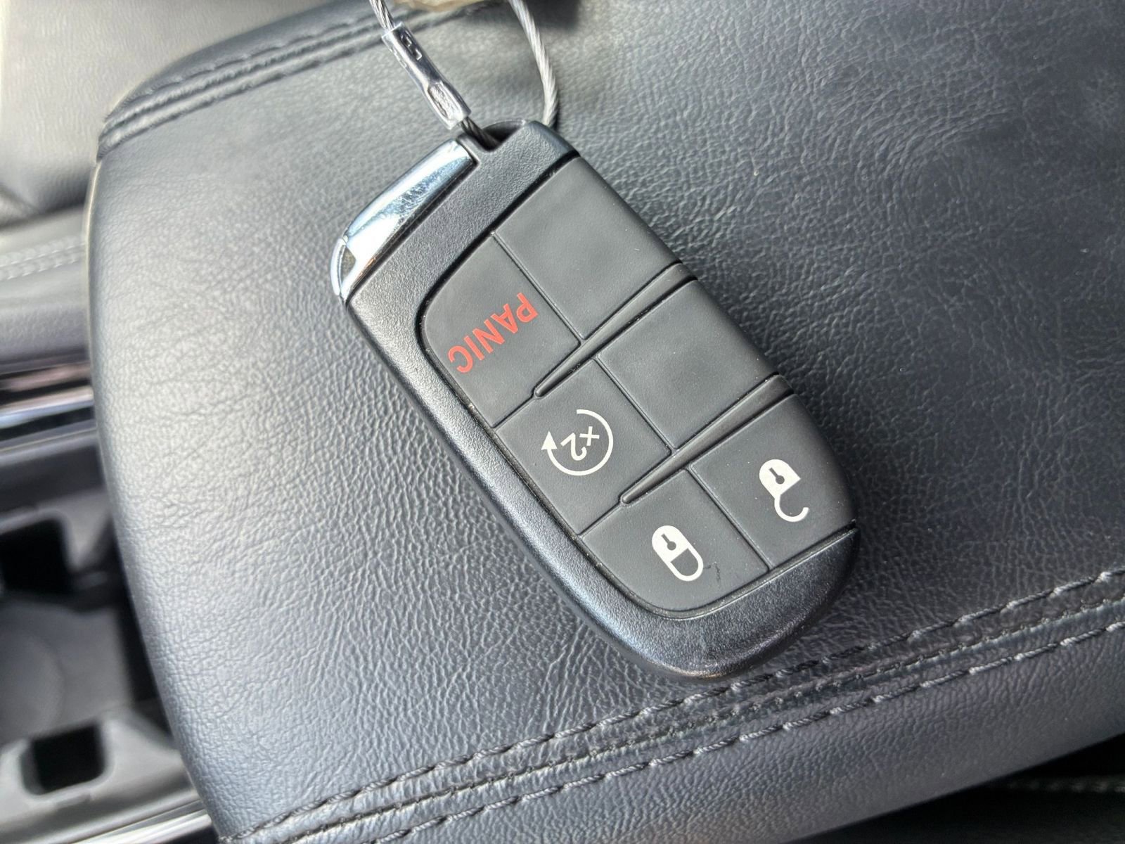 Used 2025 Jeep Compass Limited image 25