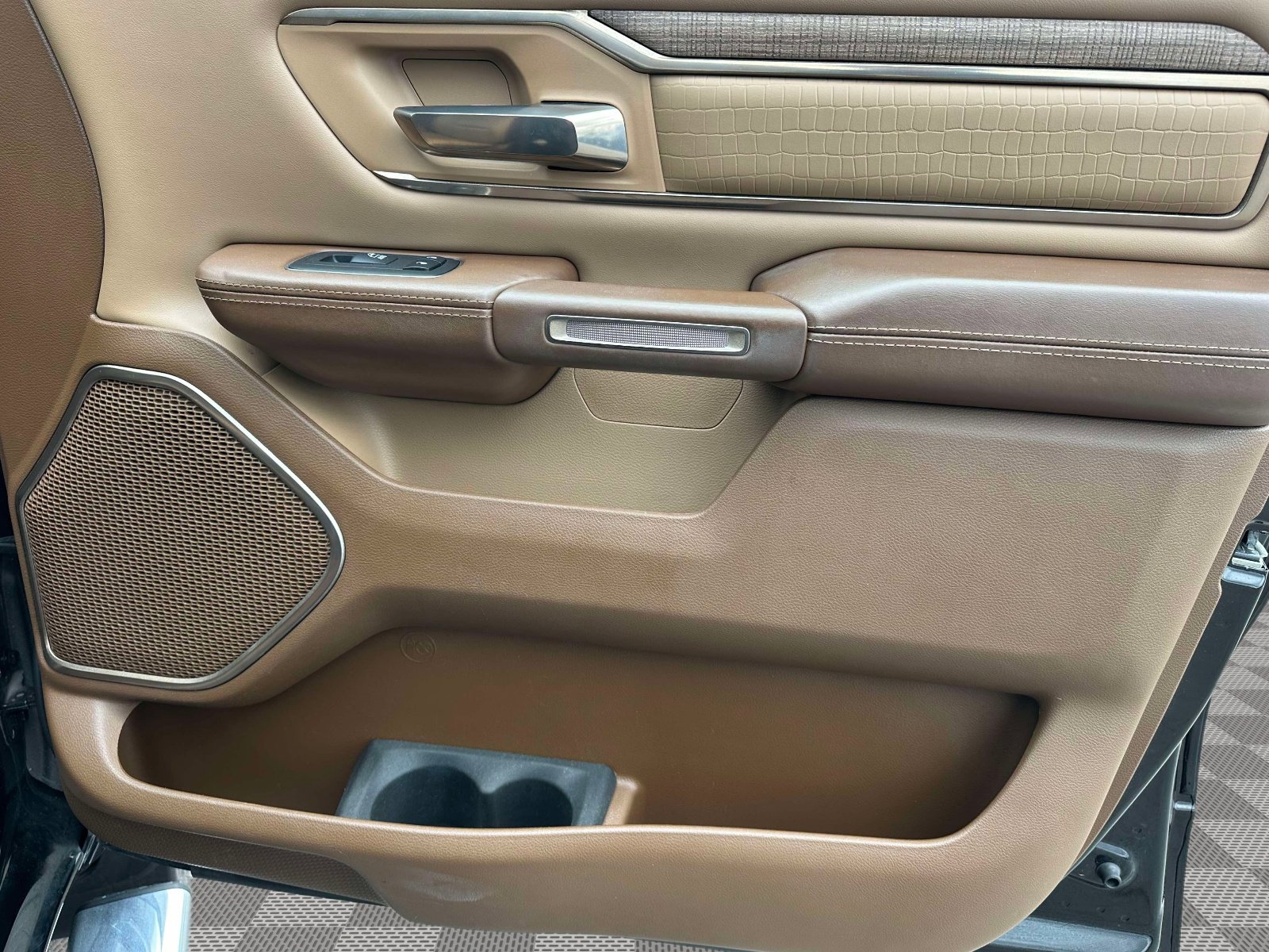 Used 2019 RAM 1500 Limited image 27