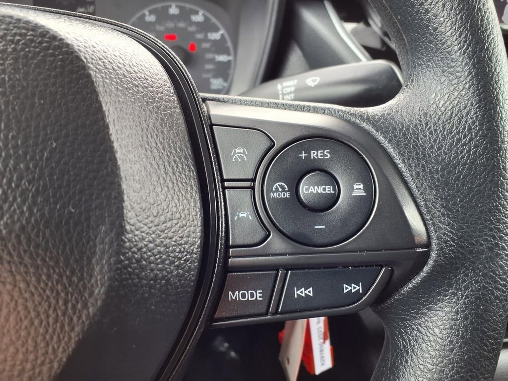 Used 2025 Toyota Corolla LE image 14