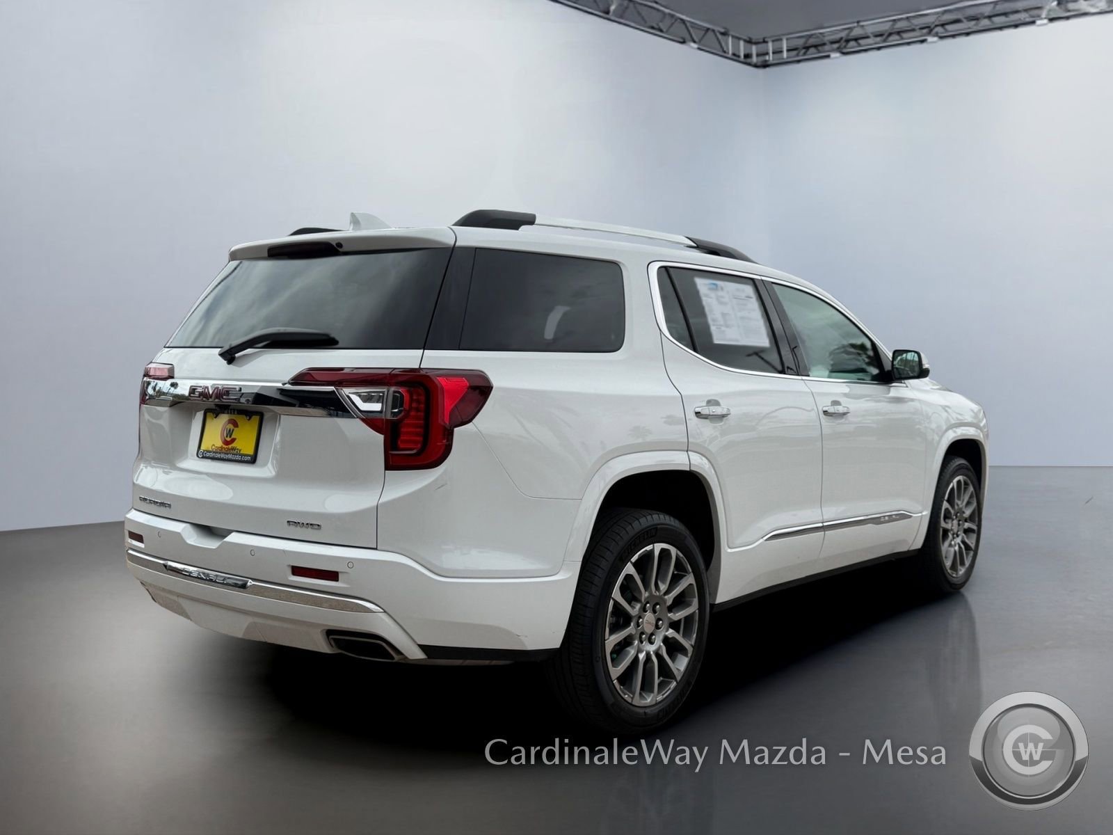 Used 2023 GMC Acadia Denali AWD/4WD image 4