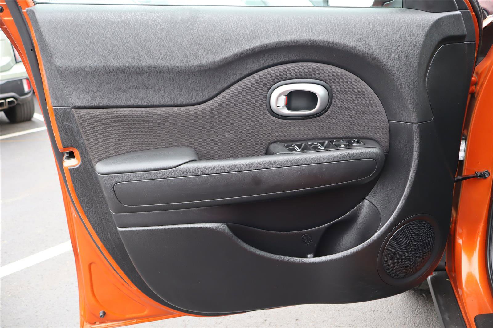 Used 2019 Kia Soul + image 13