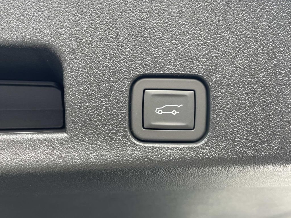 New 2026 Chevrolet Traverse LT w/ Sun and Wheel Package image 12