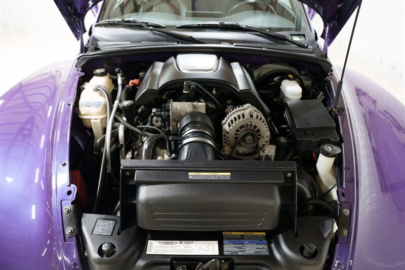 Used 2004 Chevrolet SSR w/ Preferred Equipment Group RWD image 26