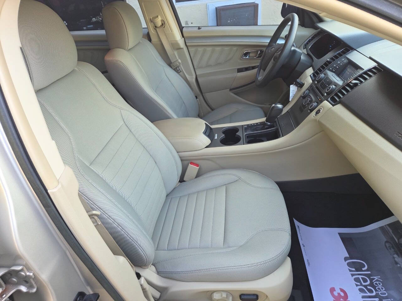 Used 2018 Ford Taurus SE FWD image 18