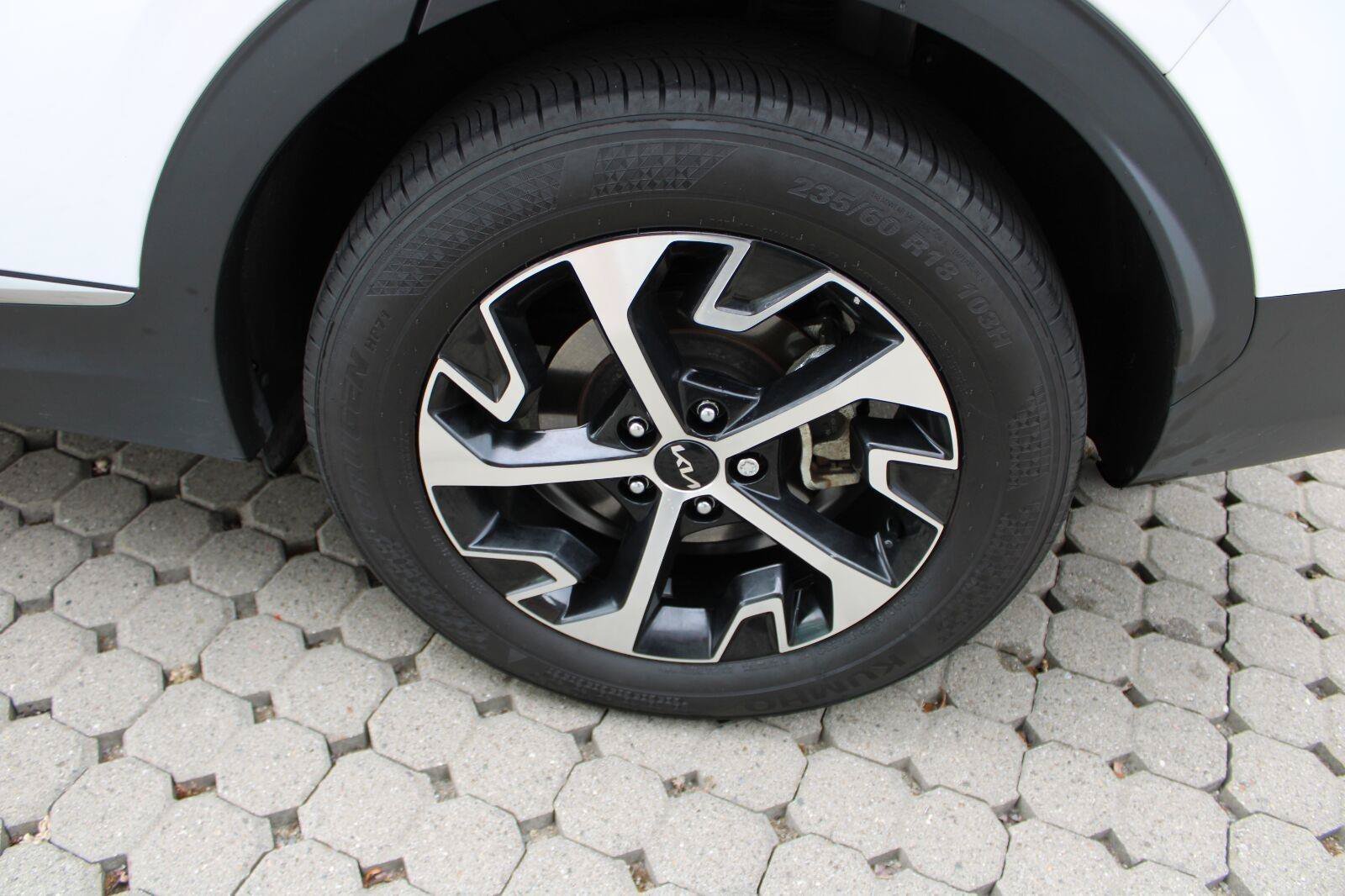 Used 2024 Kia Sportage EX AWD/4WD image 15