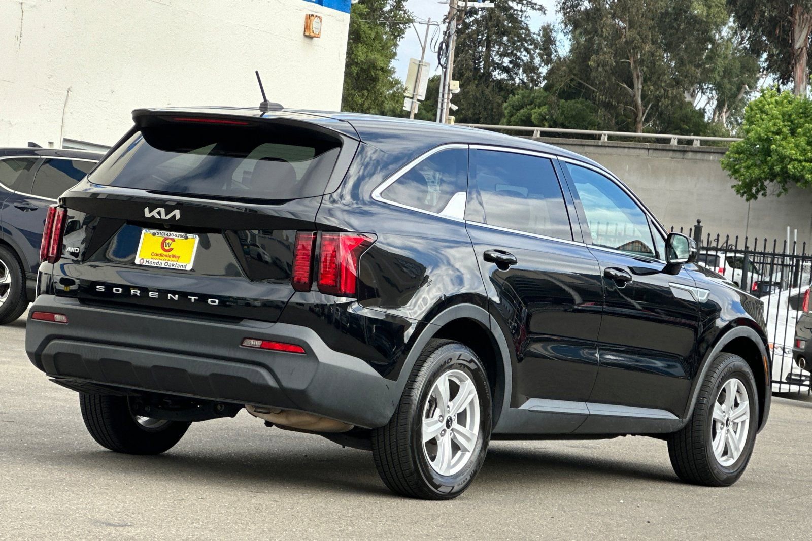 Used 2022 Kia Sorento LX image 4