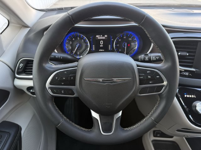 Used 2022 Chrysler Voyager LX FWD image 12