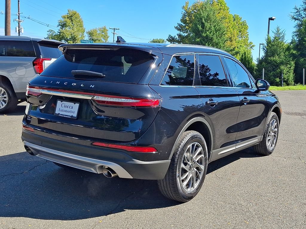 Used 2022 Lincoln Corsair AWD w/ Equipment Group 101A image 9