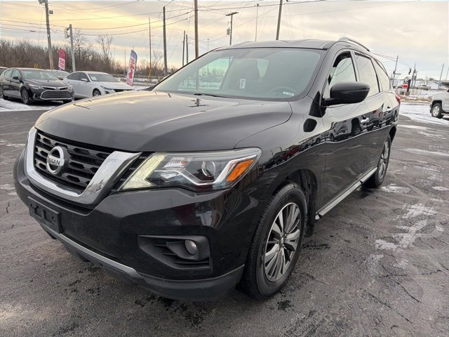 Used 2017 Nissan Pathfinder SV image 3