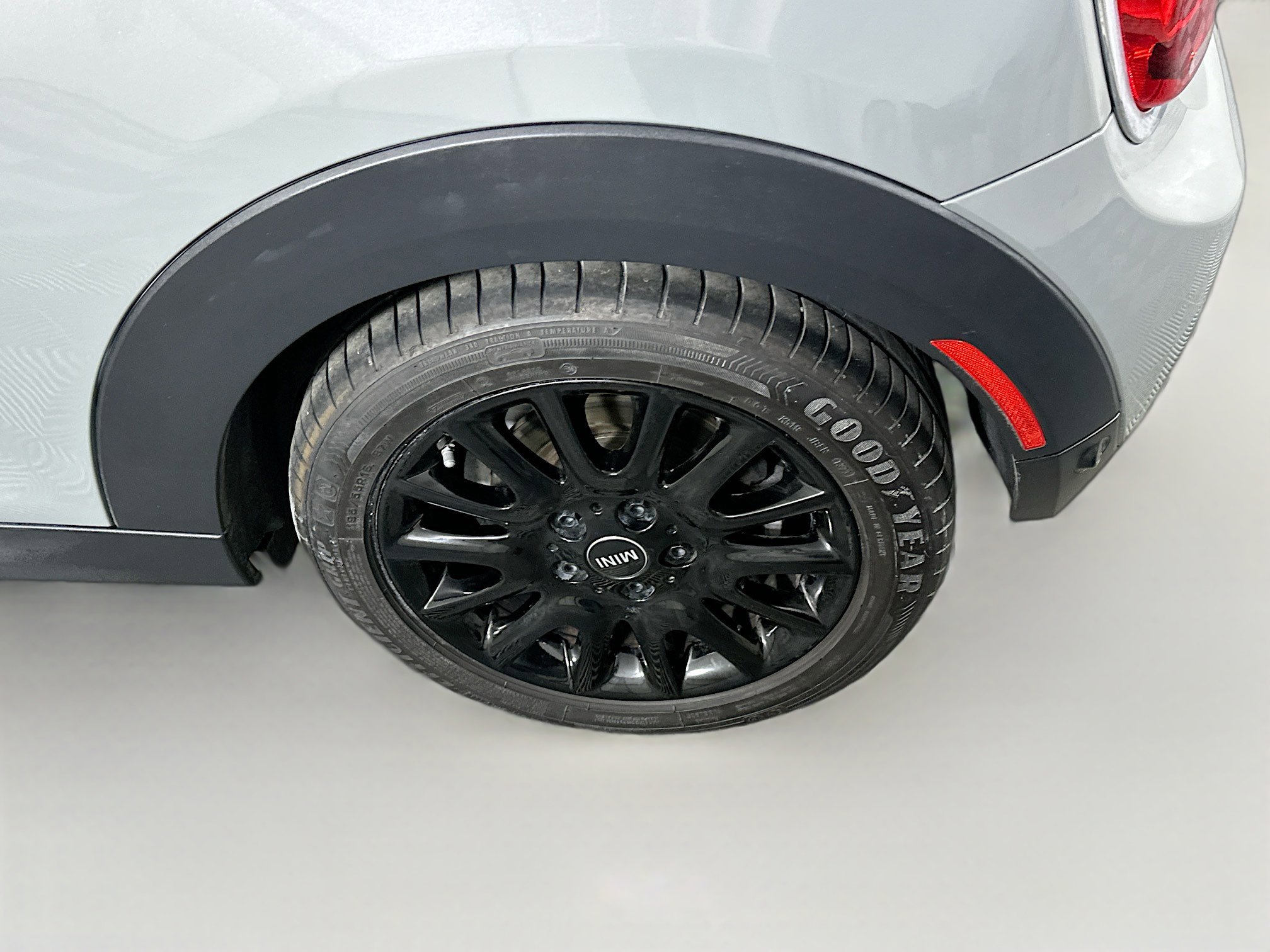 Used 2020 MINI Cooper 2-Door Hardtop image 11