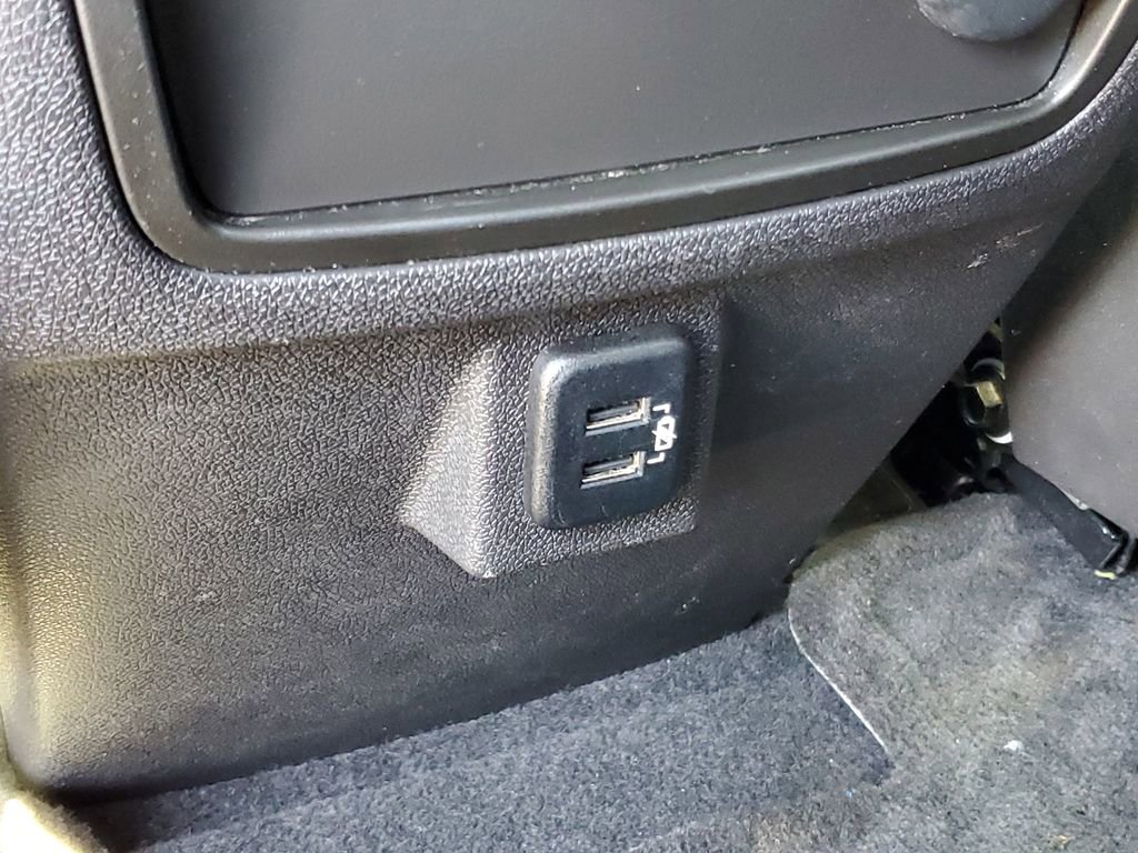 Used 2017 Chevrolet Traverse LT FWD image 30
