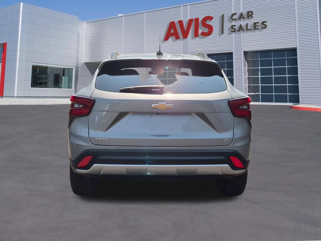 Used 2025 Chevrolet Trax LT w/ LT Convenience Package FWD image 7