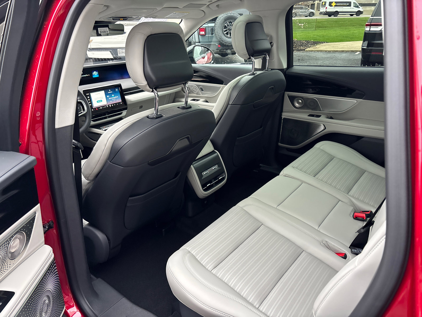 New 2026 Lincoln Nautilus Reserve AWD/4WD image 28