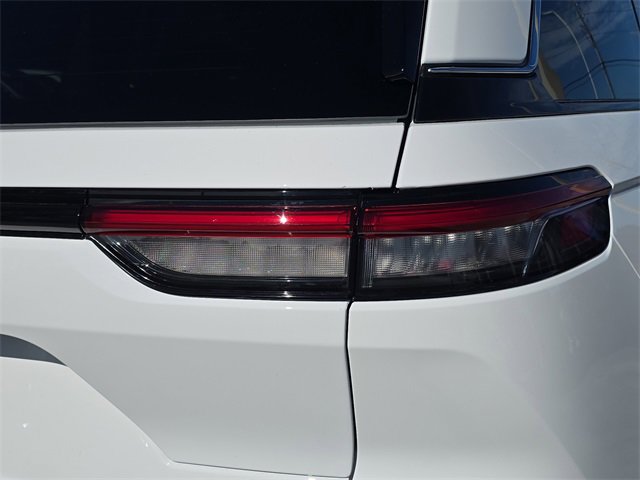 New 2025 Jeep Grand Cherokee Laredo X w/ Luxury Tech Group I image 9