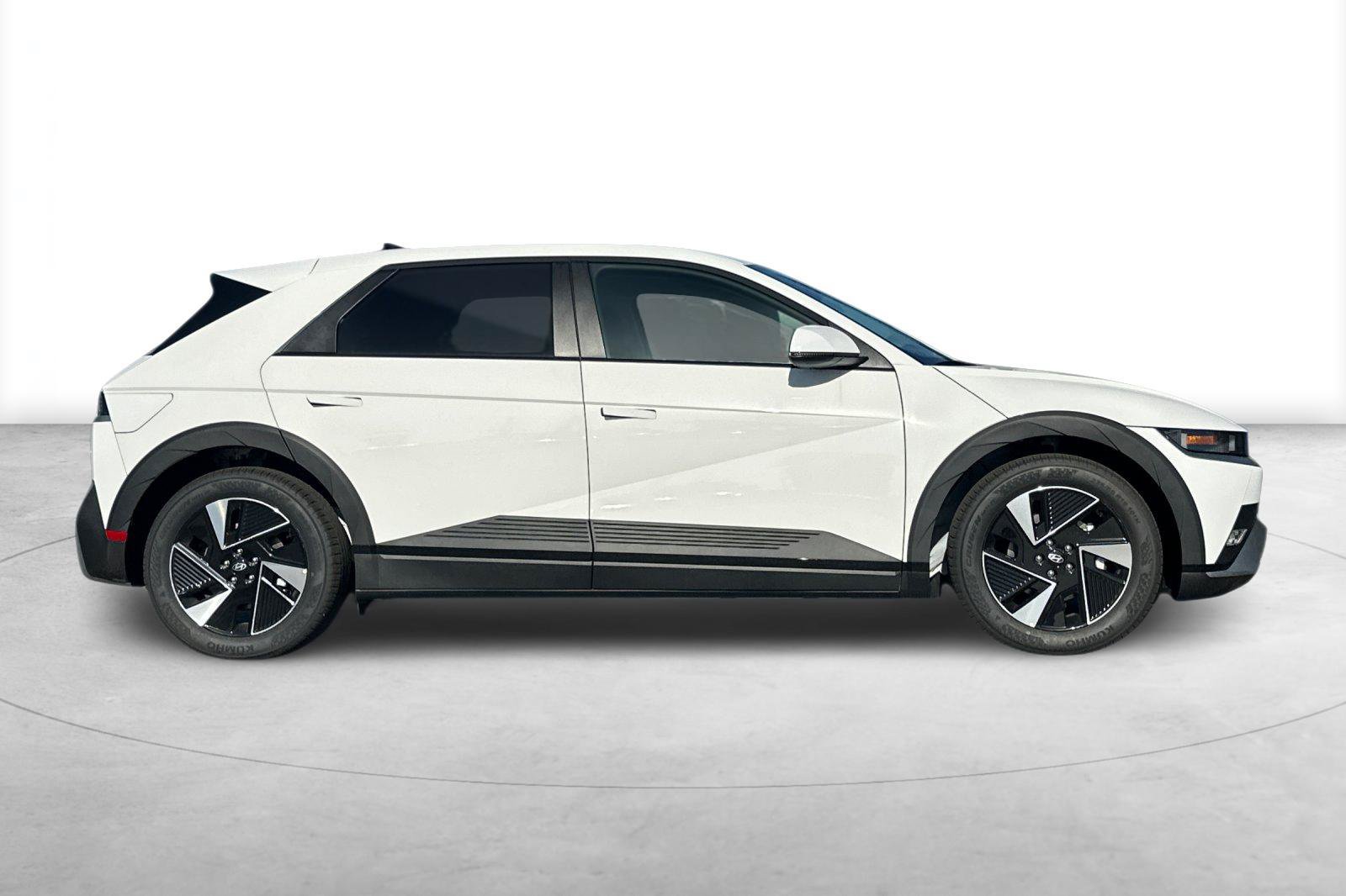 New 2026 Hyundai Ioniq 5 SE AWD/4WD image 7