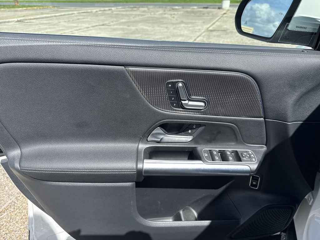 Used 2021 Mercedes-Benz GLA 250 w/ Premium Package image 15